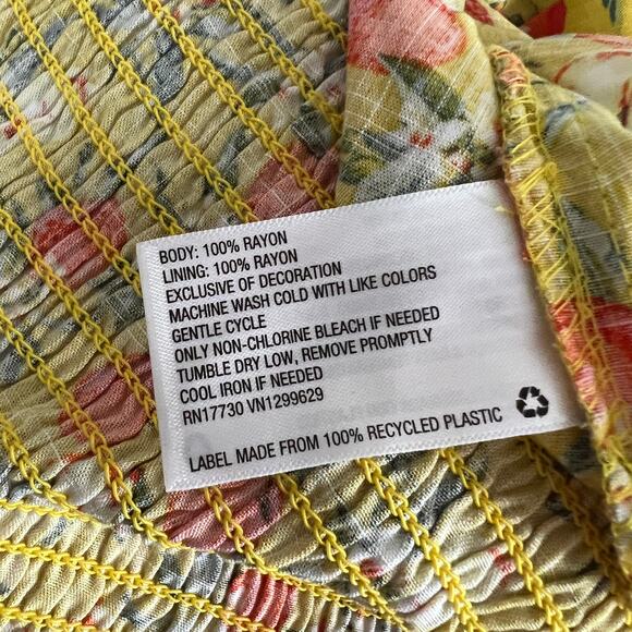 Wild Fable Women's Yellow Fruit Print Sleeveless Romper - Size Small - NWT - Picture 9 of 9